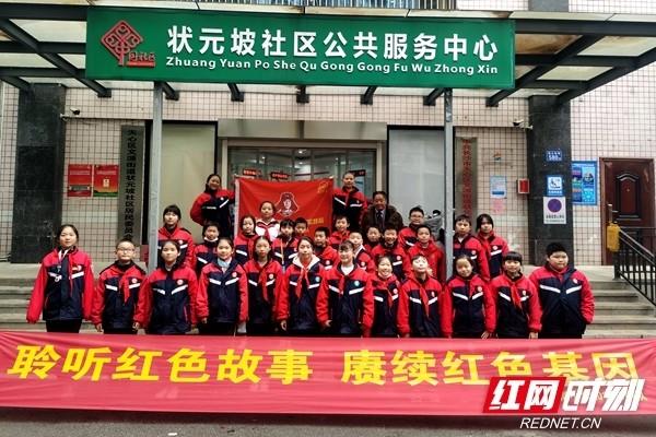 逃离黑与白的房间