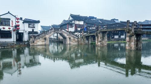 钱江摩托oJ150前刹泵上有个黑色开关是干什么的？游戏画面
